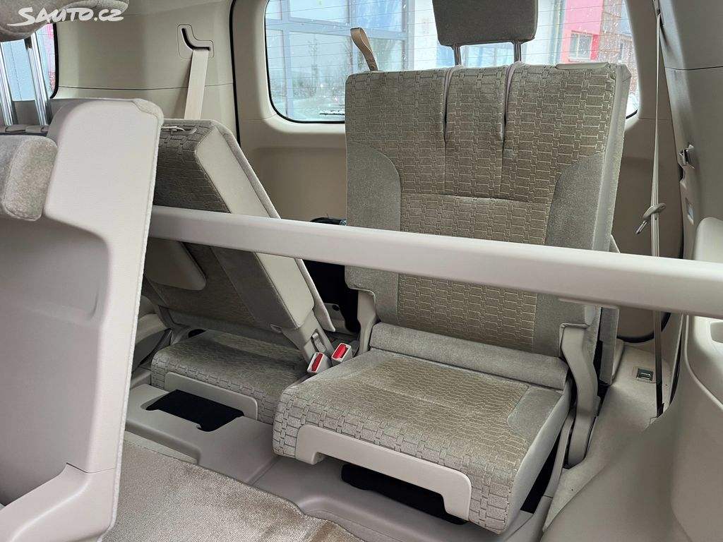 Toyota Land Cruiser 300, fotka 11