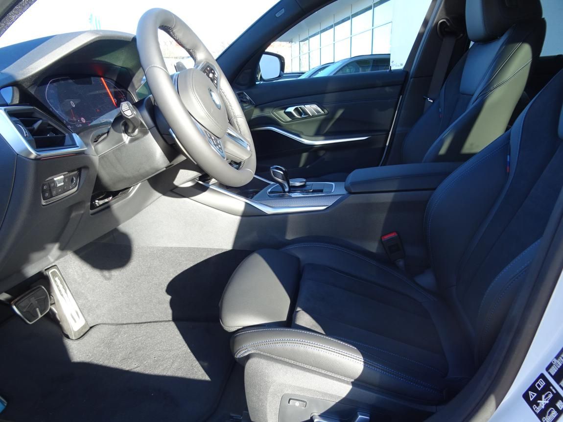 BMW Řada 3, 320d xDrive - fotka 2