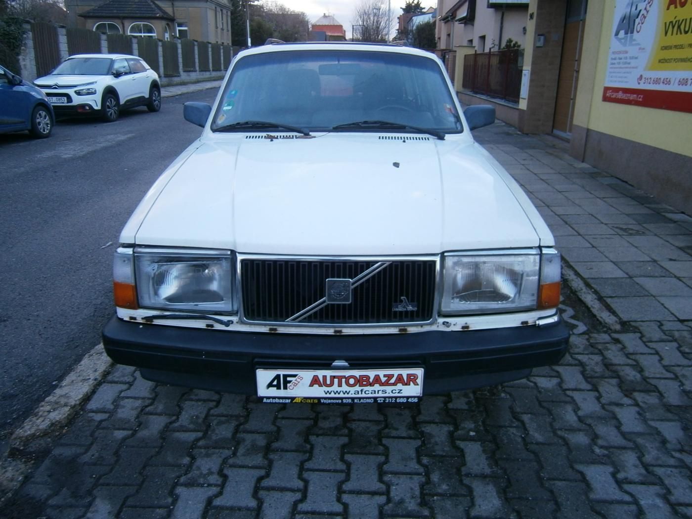 Volvo 240, 2,3 85KW NA RENOVACI - fotka 2