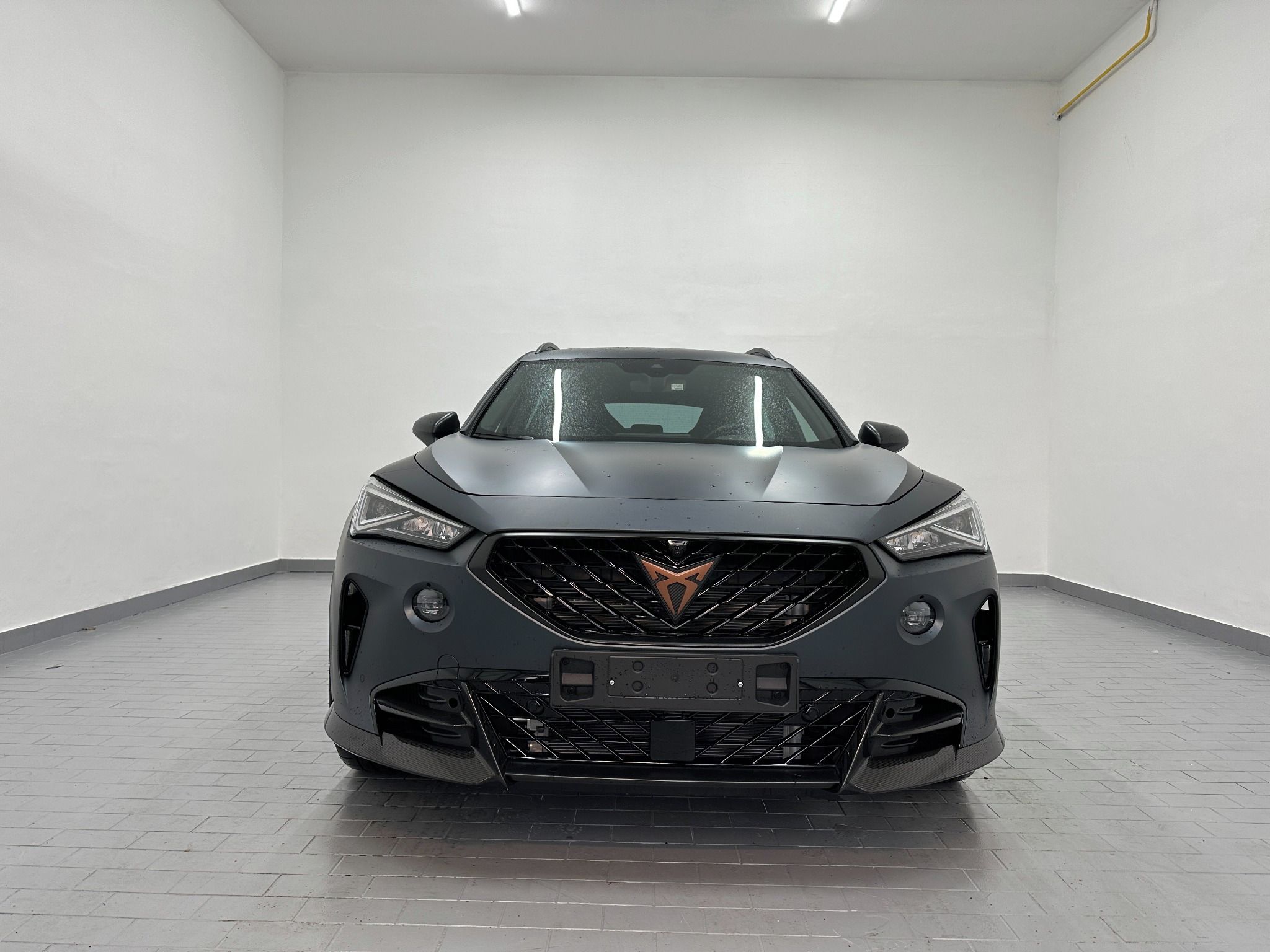 Cupra Formentor, VZ5 - 2.5TSi carbon ext + int - fotka 2