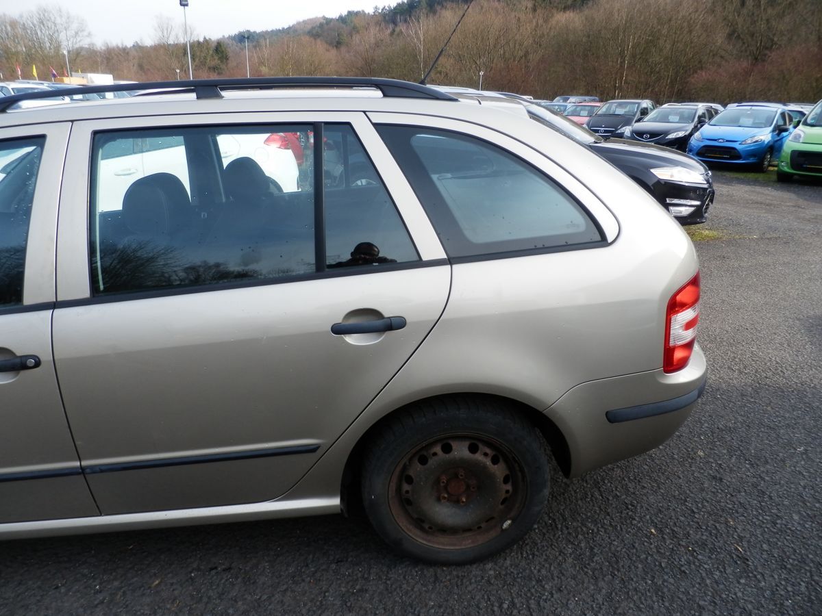 Škoda Fabia, 1,4 74KW KLIMA - fotka 6