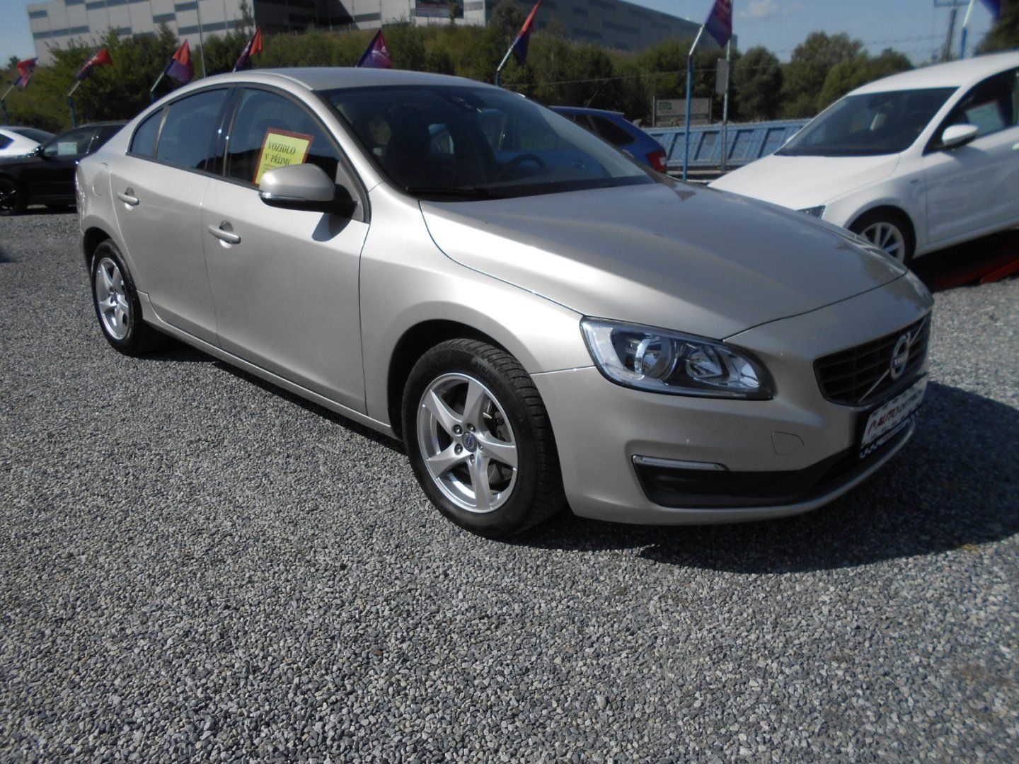 Volvo S60, 2.0 - fotka 3
