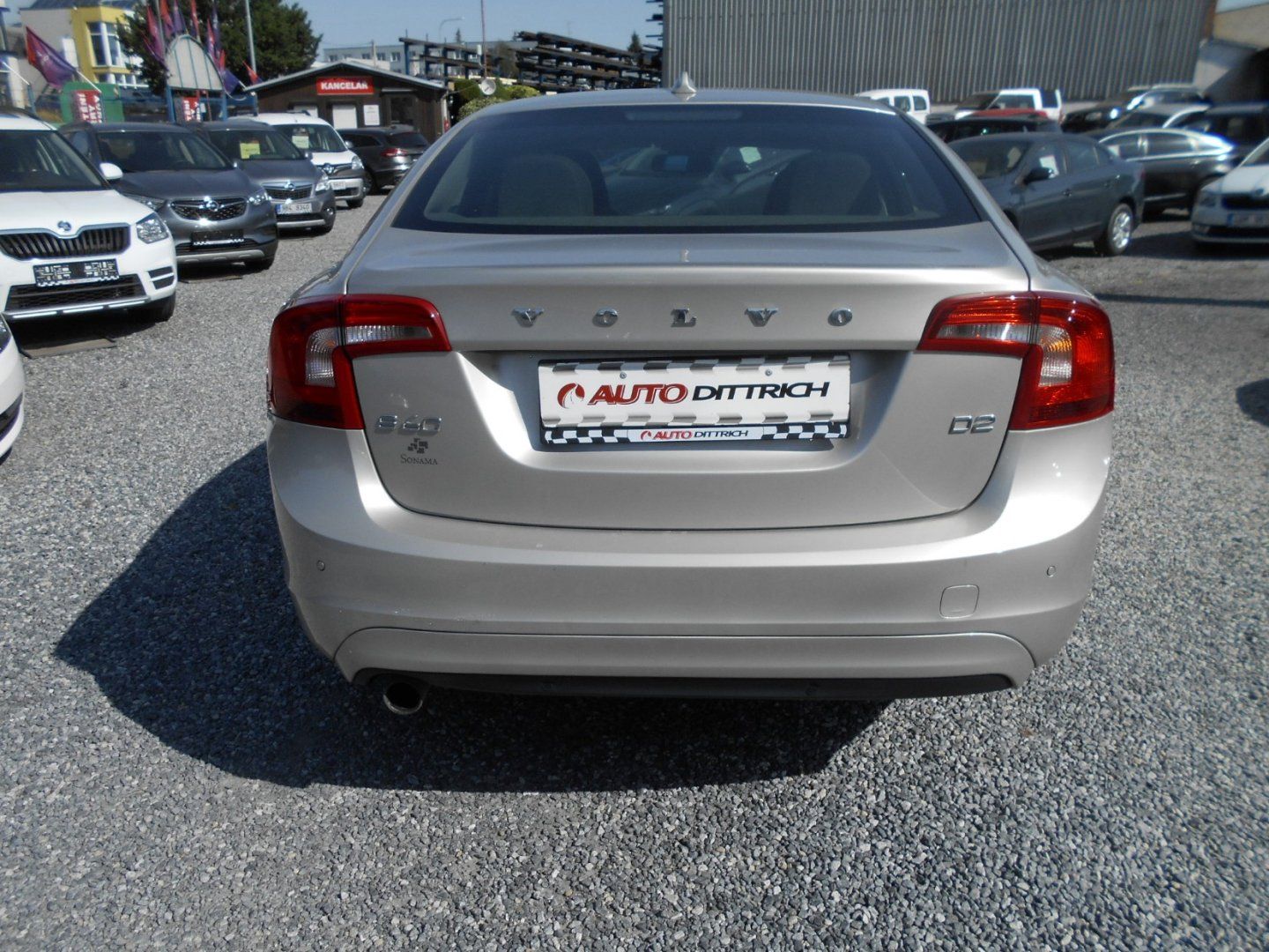 Volvo S60, 2.0 - fotka 5