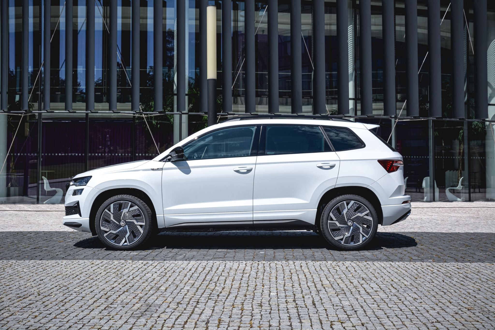 Škoda Karoq, 1,5Tsi Sportline Exclusive DSG - fotka 2
