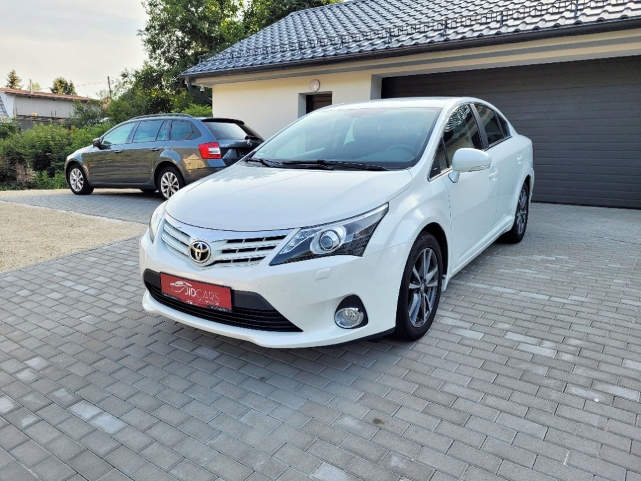 Toyota Avensis, 2.2 D-4D (110 kW), plný servis - fotka 2