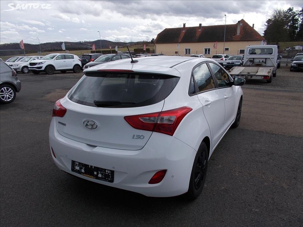 Hyundai i30, 1,6 CRDi 81kW , Navi, Kamera - fotka 5