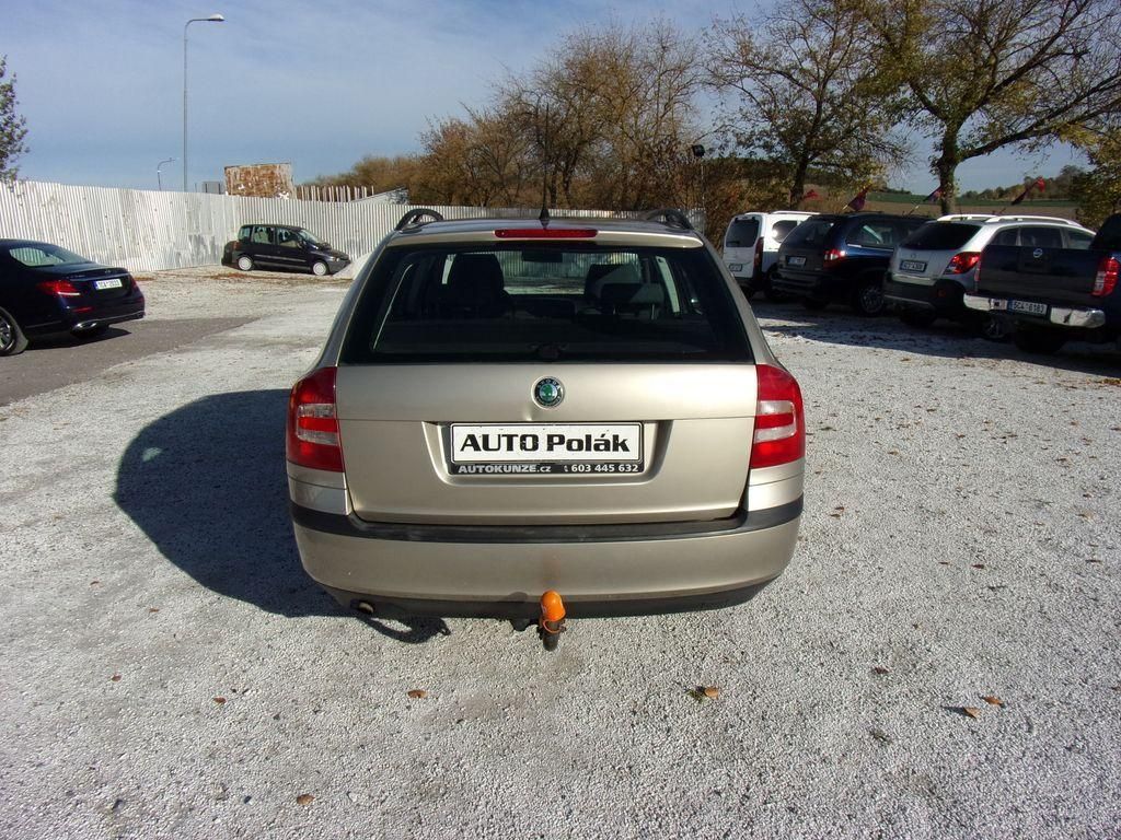 Škoda Octavia, 1.6 Ambiente Combi - fotka 6