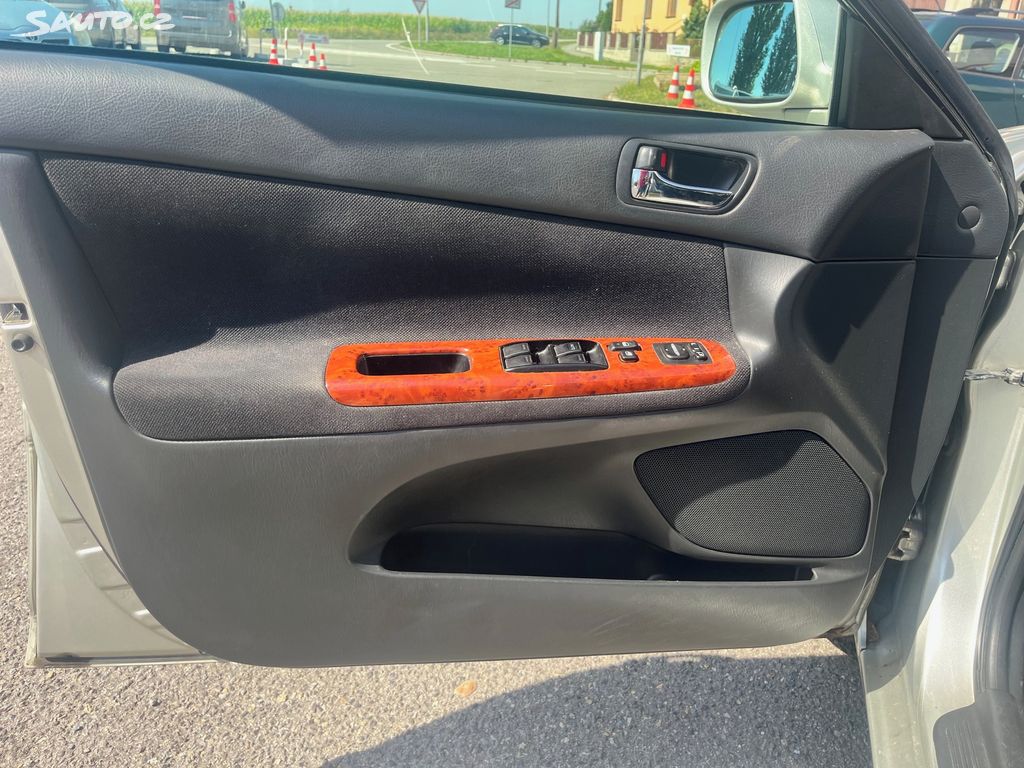 Toyota Camry, fotka 9