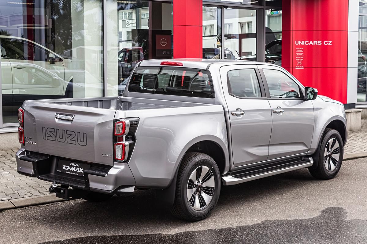Isuzu D-Max, 1,9 D AT 4x4  LSE Double Cab - fotka 6