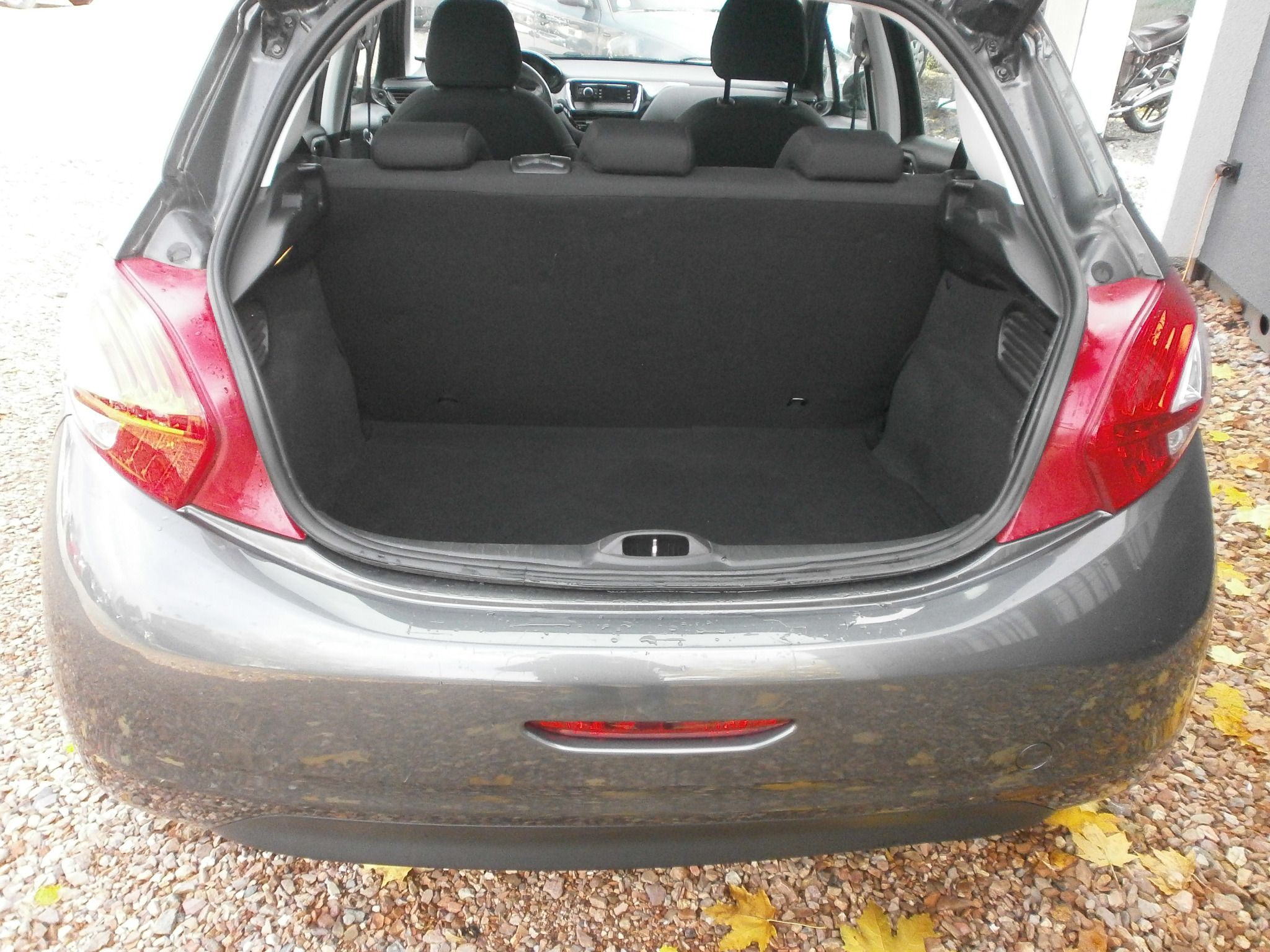 Peugeot 208, 1.0i-klima,servisní kniha! - fotka 5