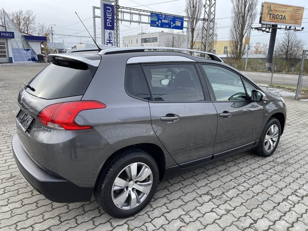 Peugeot 2008, Style 1.2 PureTech serviska - fotka 5