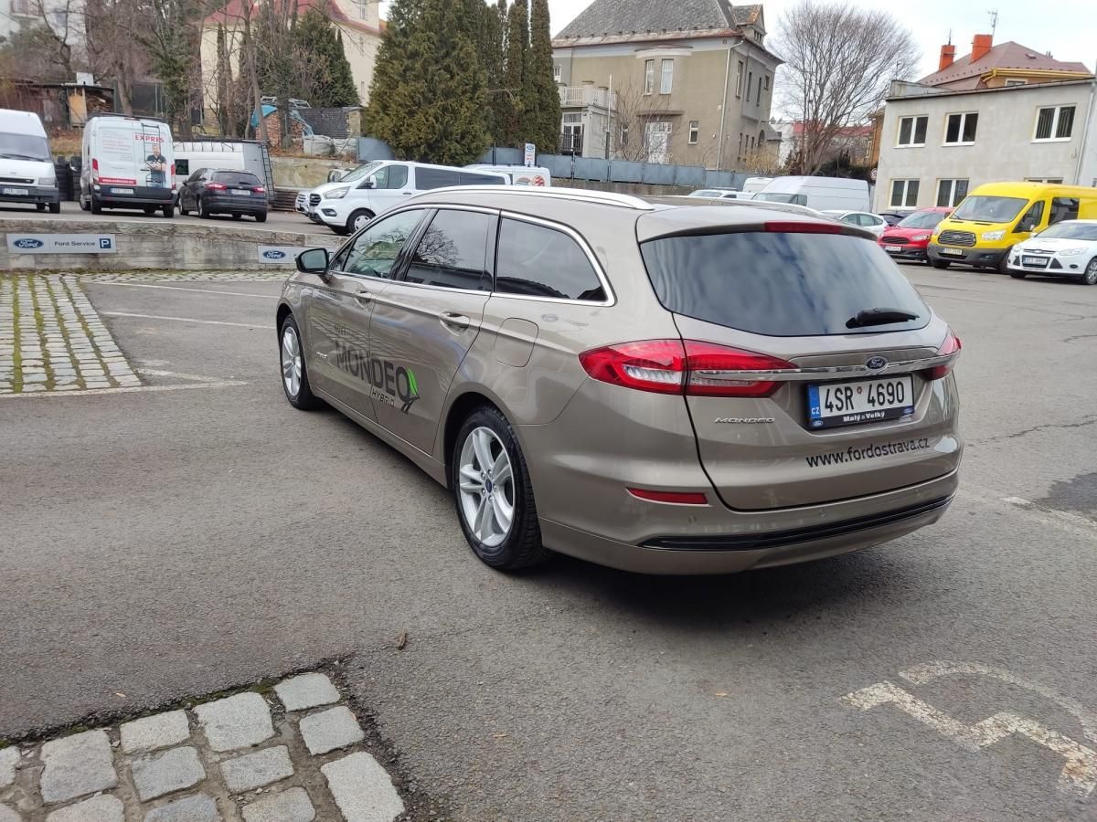 Ford Mondeo, 2.0 Hybrid 187k Titanium - fotka 5