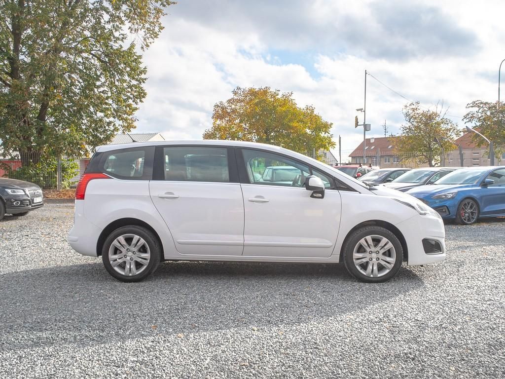 Peugeot 5008, FL 1.6HDI 88KW mat – 7sed - fotka 4
