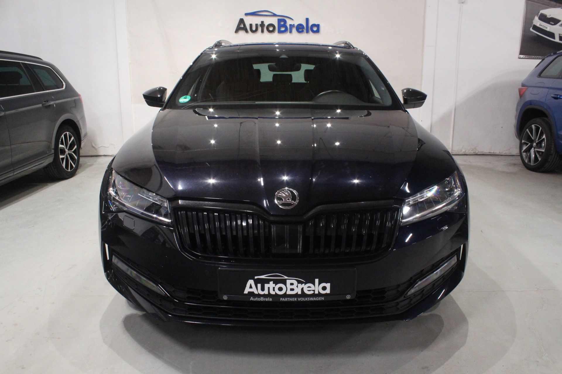 Škoda Superb, 2.0TDI DSG SportLine Display - fotka 4