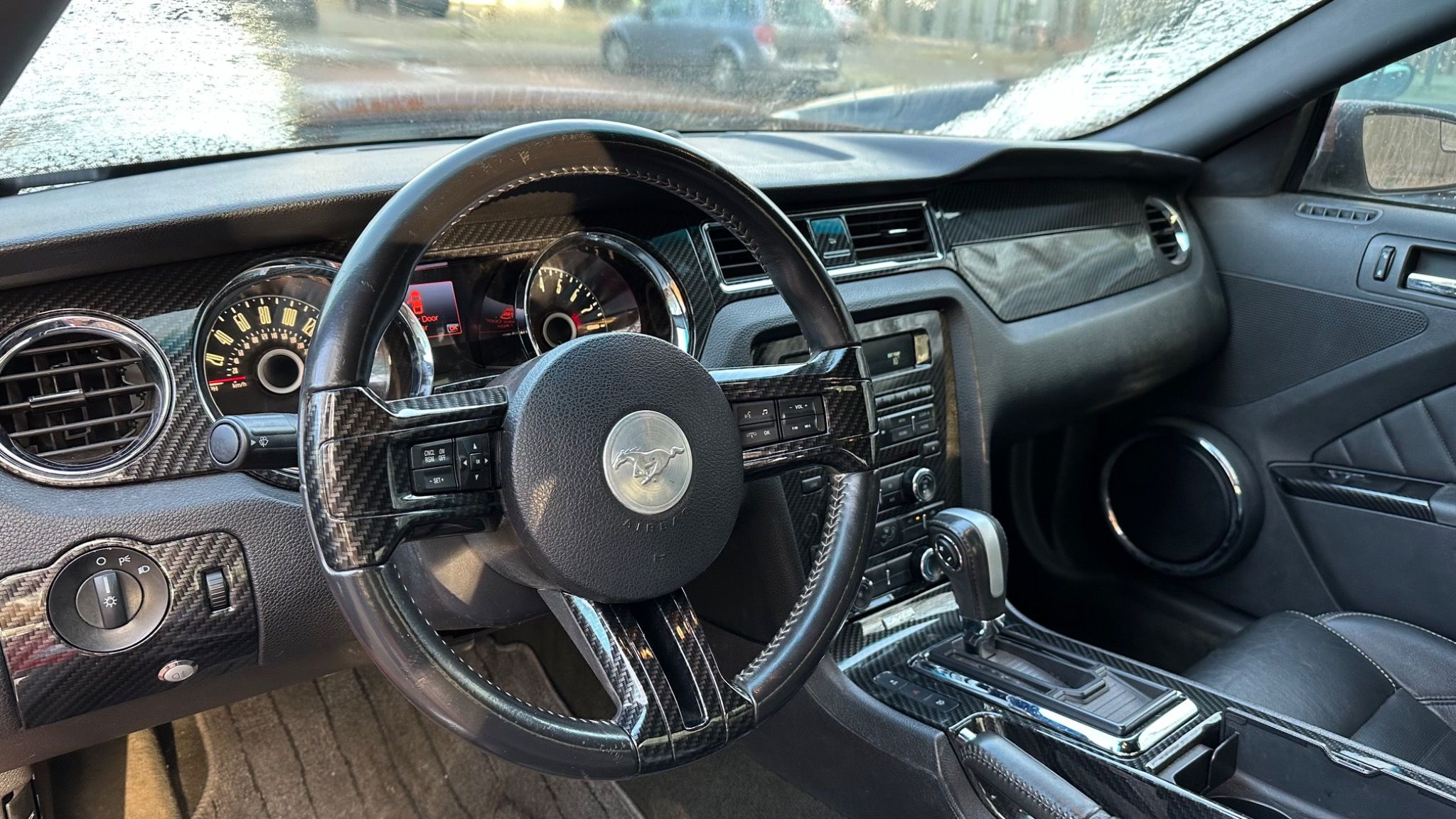 Ford Mustang, 3.7L Premium Custom Lak - fotka 5