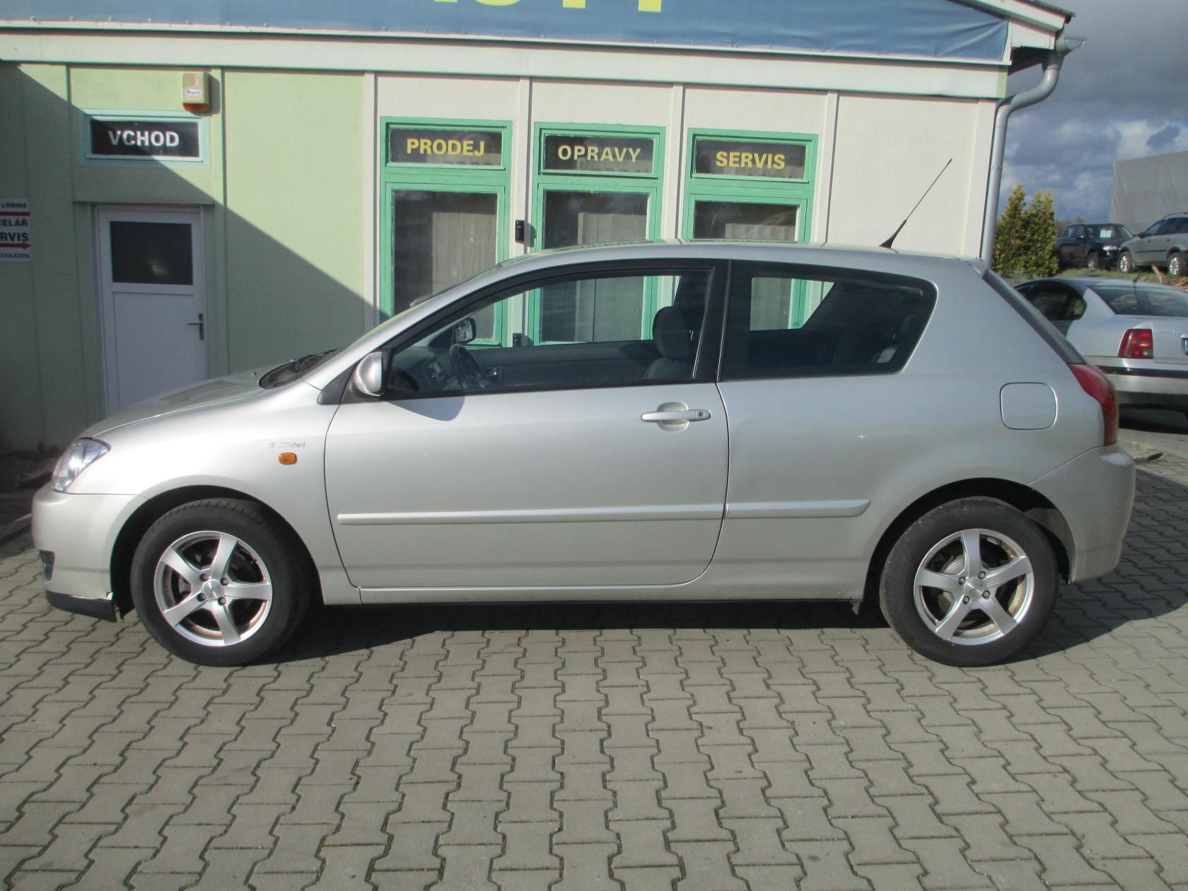 Toyota Corolla, 1.4 VVT-i, 71kW, Edition - fotka 2