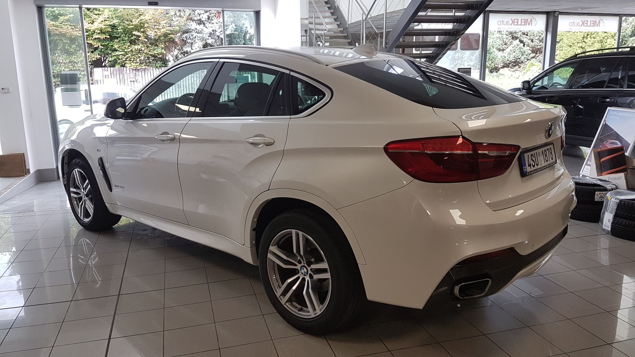 BMW X6, xDrive  30d - nez.topení - fotka 4
