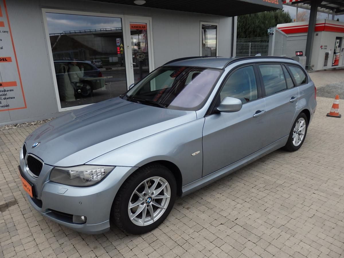 BMW Řada 3, 320D XENONY, NAVI, PDC - fotka 2