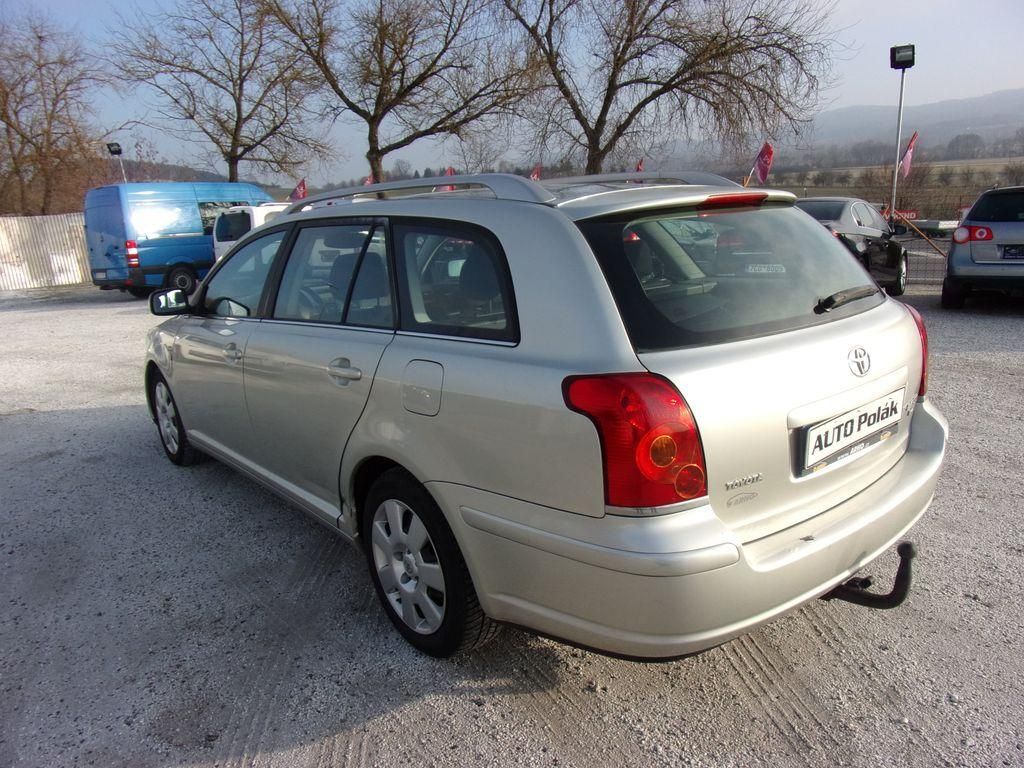 Toyota Avensis, 2,2 D-4D - fotka 6