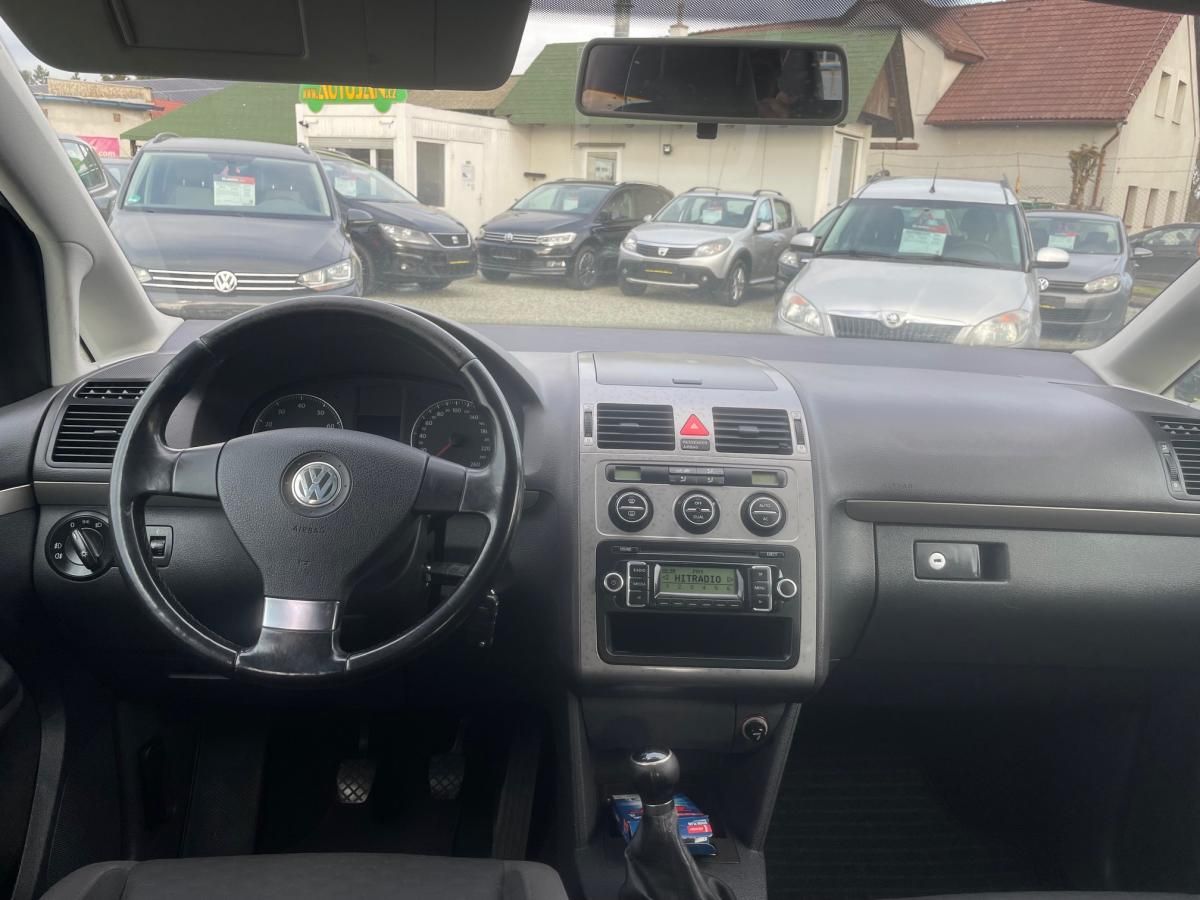 Volkswagen Touran, 1.4 TSI 7 MÍST - fotka 5
