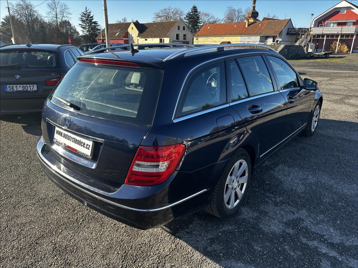 Mercedes-Benz Třídy C, 2,1 200CDI Avantgarde MANUAL - fotka 5