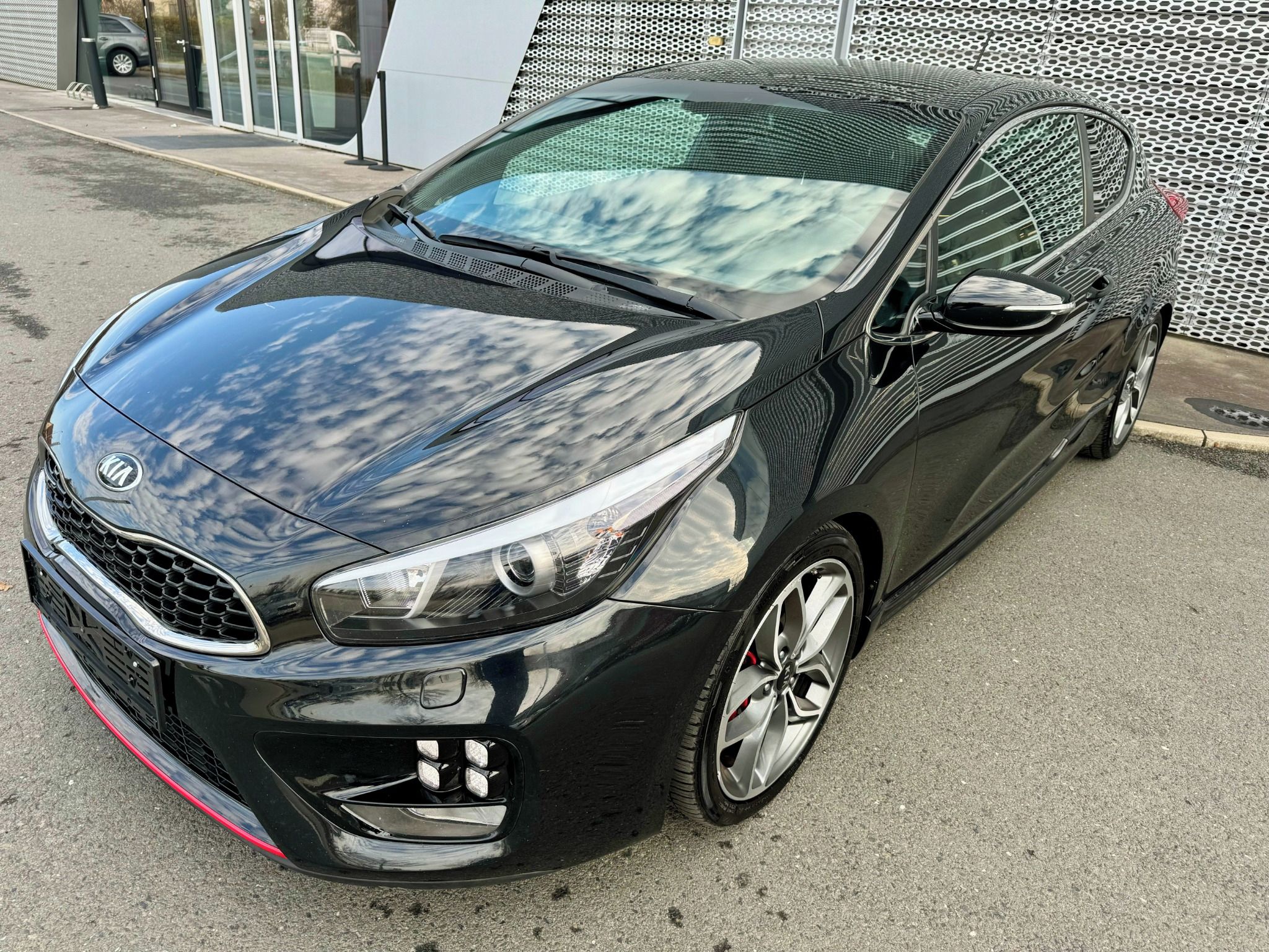 Kia Cee´d, 1.6 T-GDI 150kW GT Plus RECARO - fotka 3