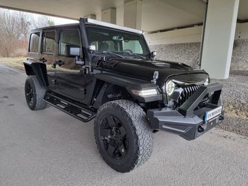 3,6L V6  MANUÁL CUSTOM BLACK