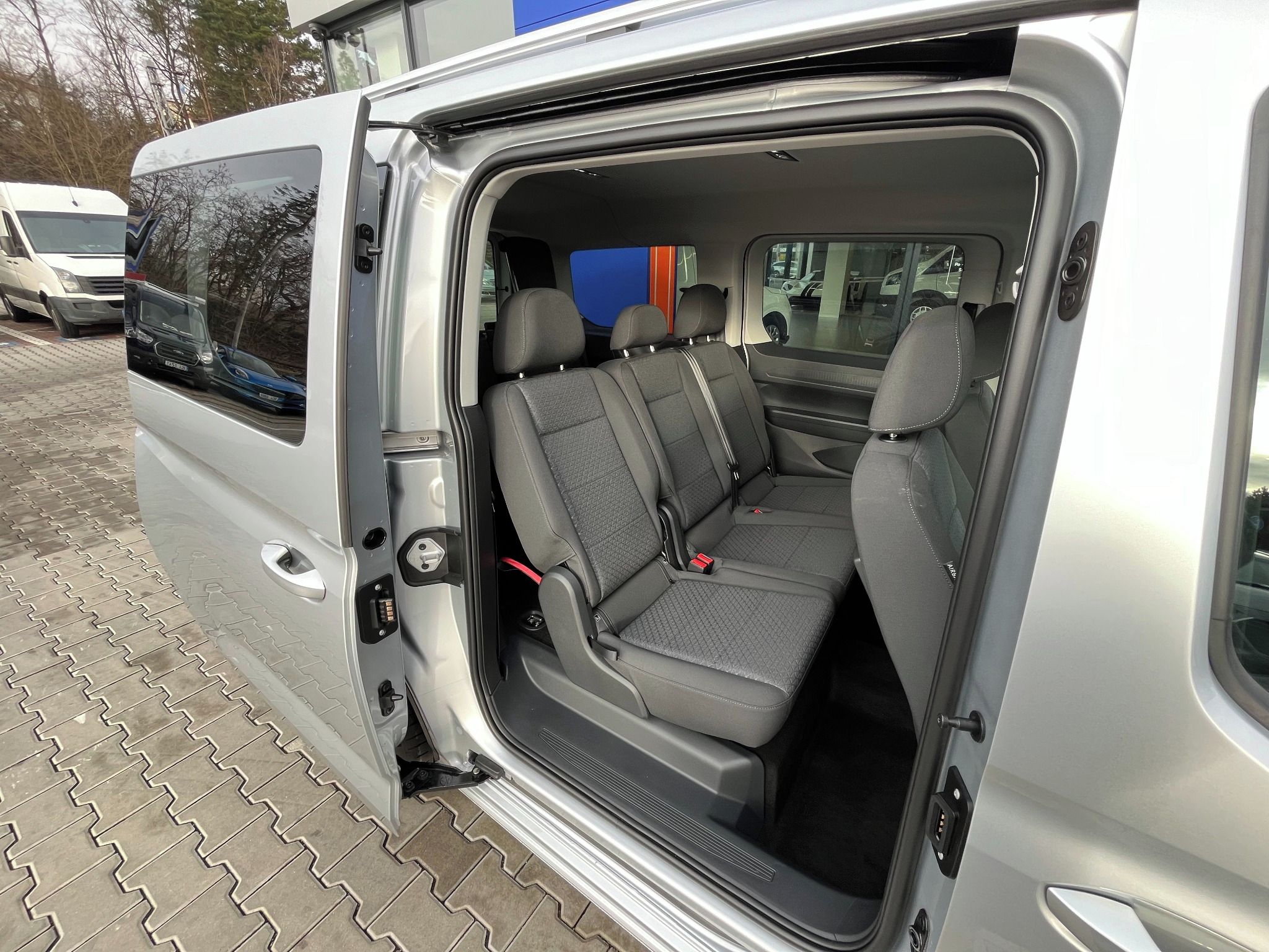 Ford Tourneo Connect, Titanium 1.5 Ecoboost 85kW, AT - fotka 5
