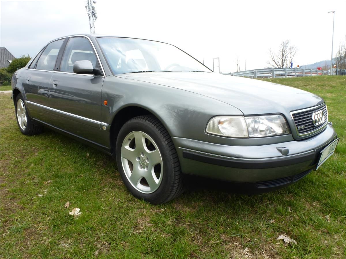 Audi A8, 4,2 V8 Quattro 4x4 AUTOMAT - fotka 6