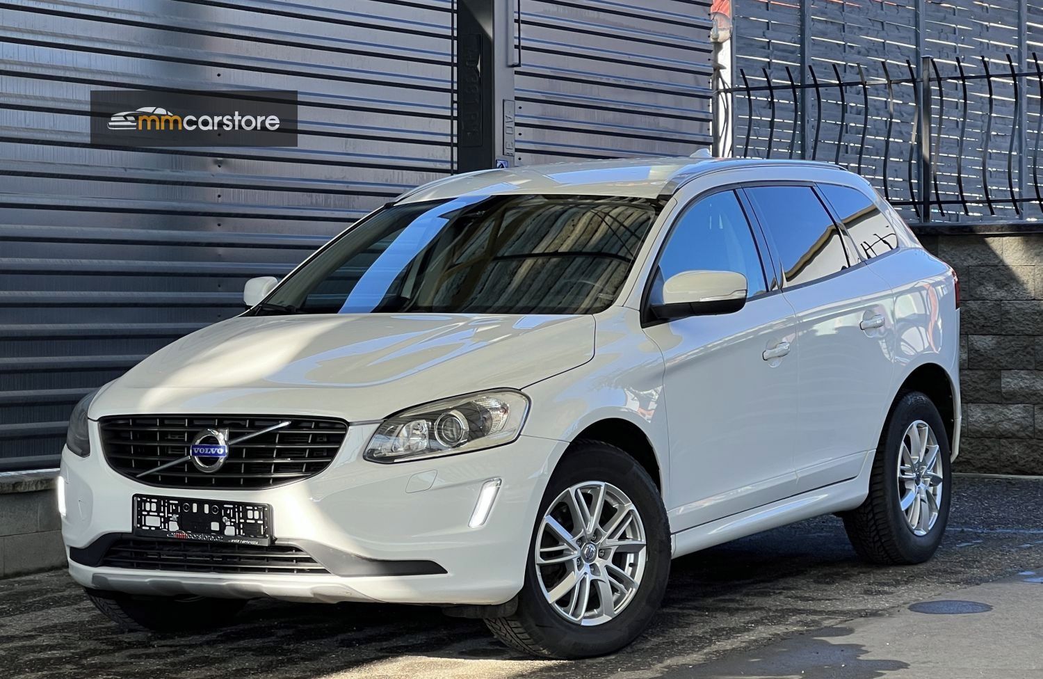 Volvo XC60, 2.0 D3, BIXENON, NAVI - fotka 3