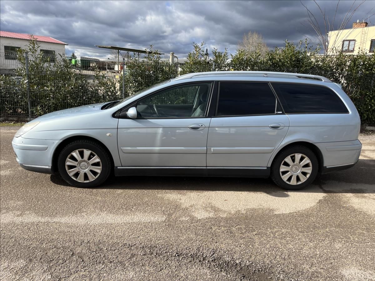 Citroën C5, 2,2 HDi AUTOMAT NAVI TAŽNÉ - fotka 4