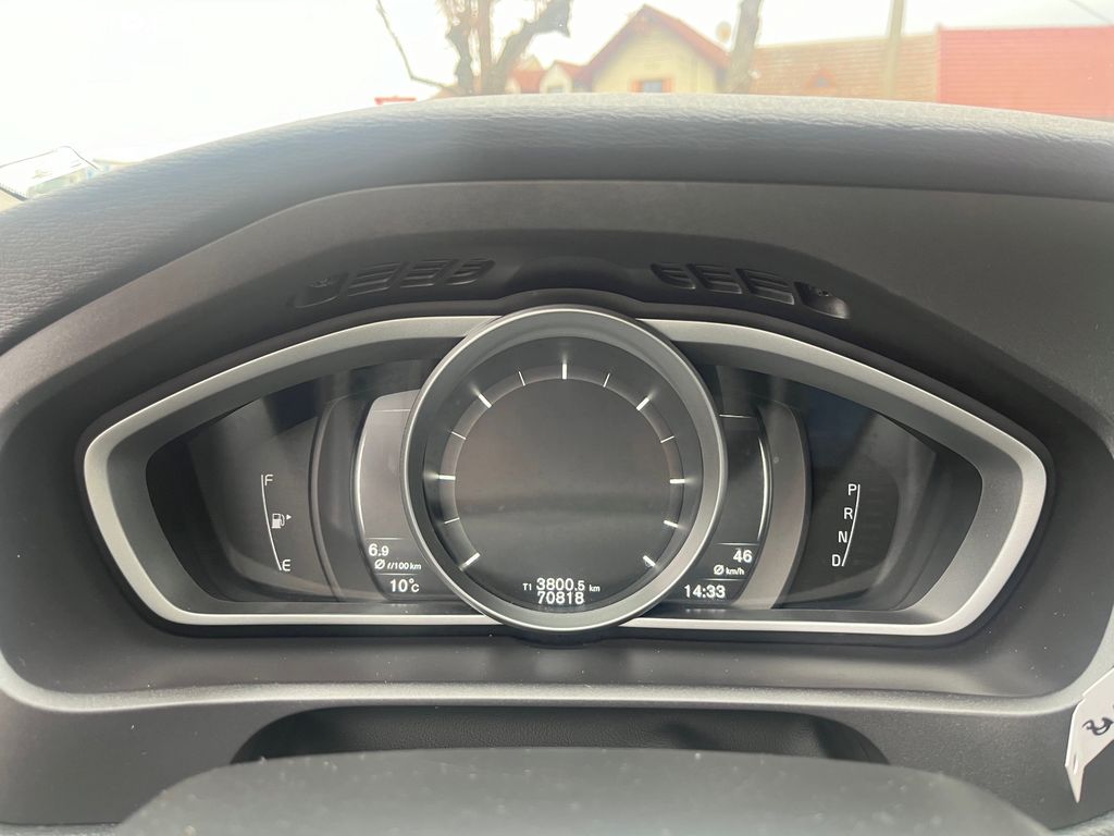 Volvo V40, fotka 23