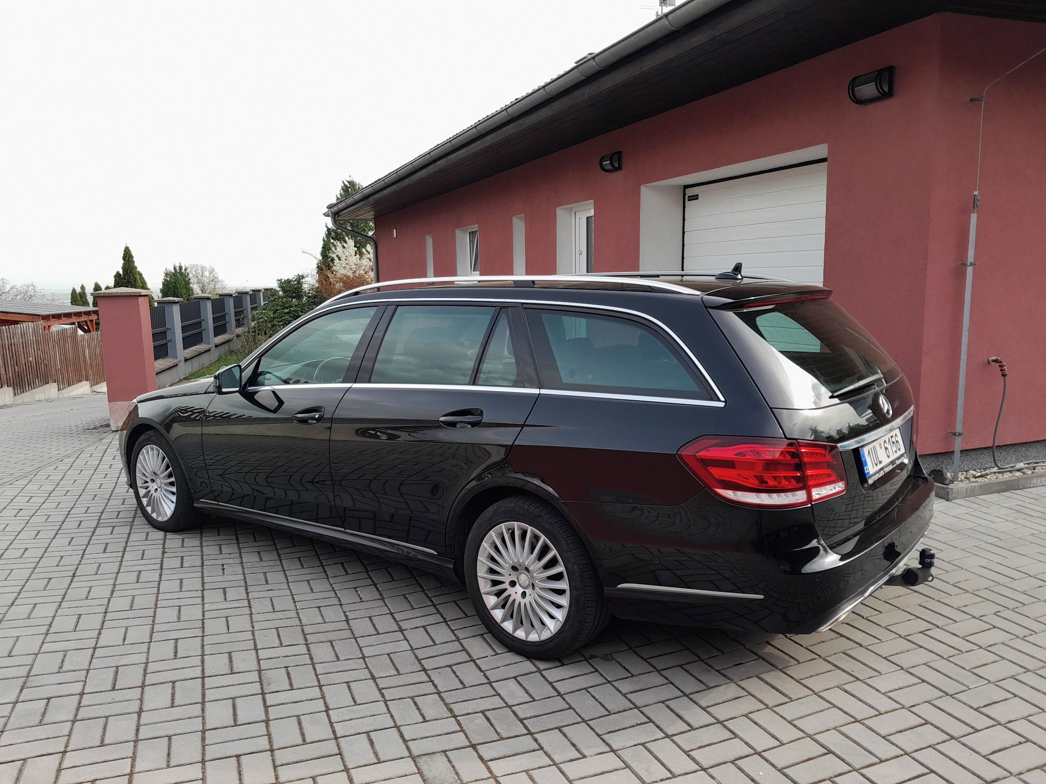 Mercedes-Benz Třídy E, 250 CDI BlueTEC 4-matic - fotka 3