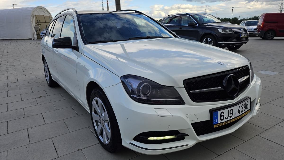 Mercedes-Benz Třídy C, 2.2CDi AUT AVANDGARDE - fotka 3