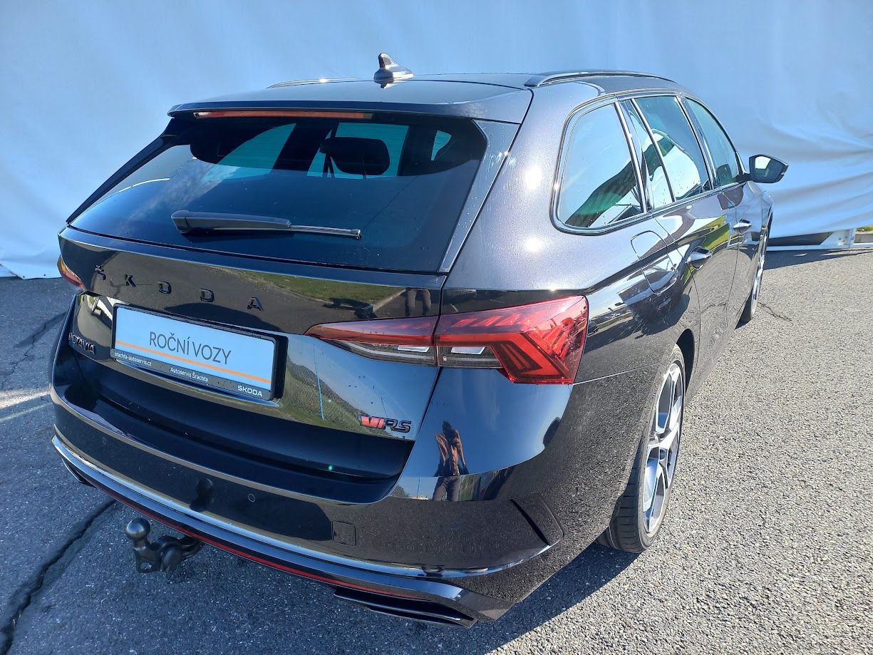 Škoda Octavia, Combi 2.0 TSI 180 kW DSG RS - fotka 2