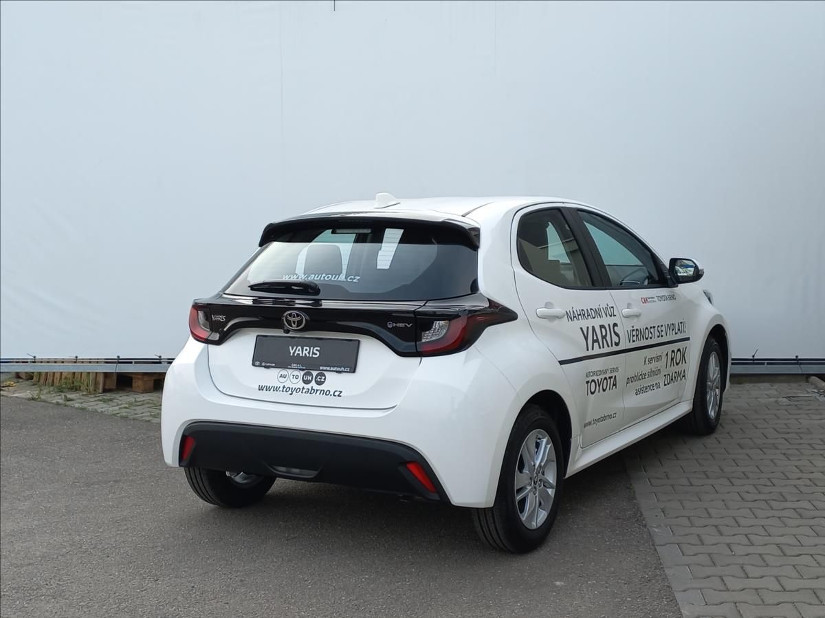 Toyota Yaris, 1,5 Hybrid e-CVT 116k  Comfort - fotka 3