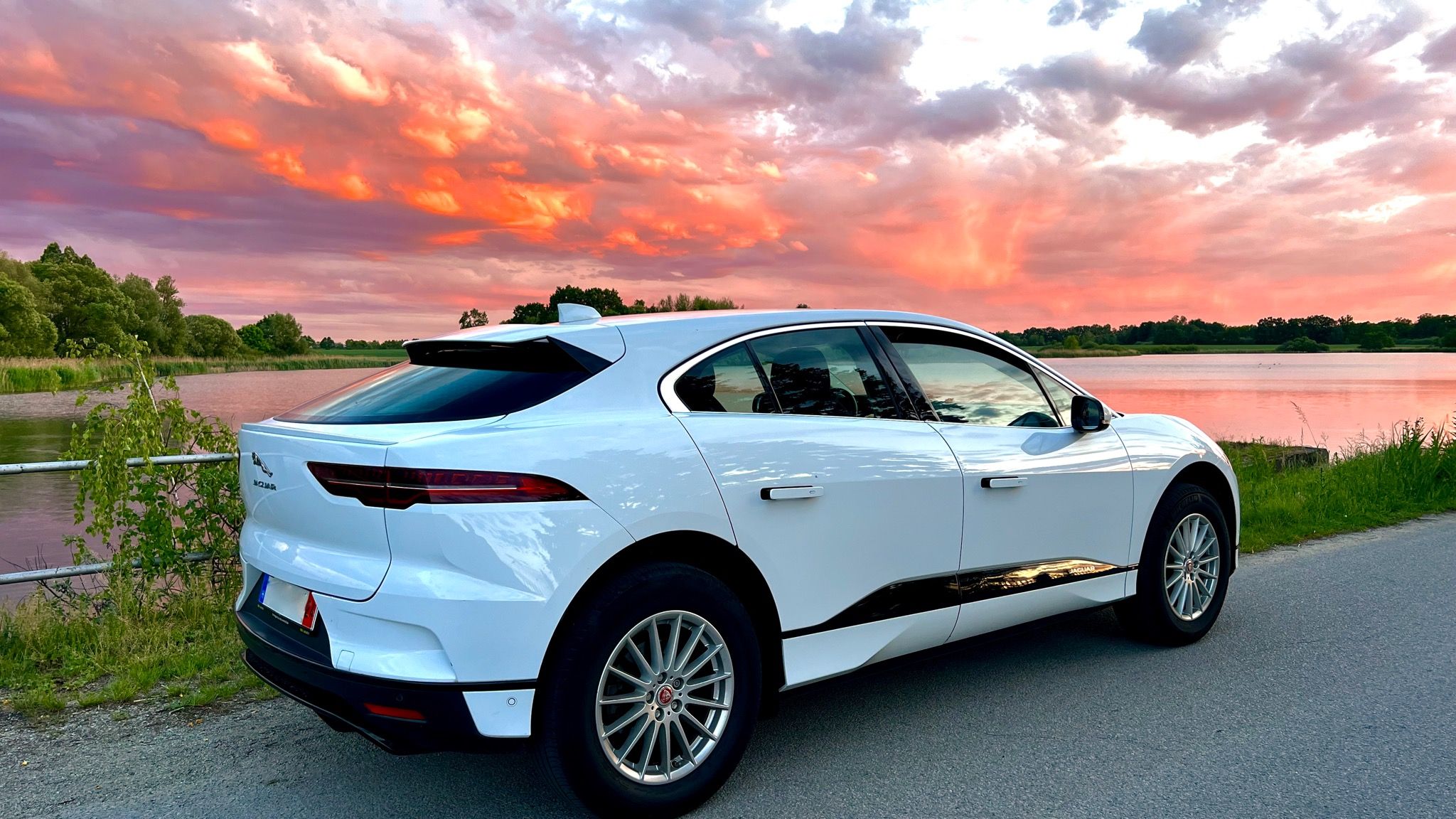 Jaguar I-Pace, Iv400 Kuze 400ps/694Nm 470km - fotka 2