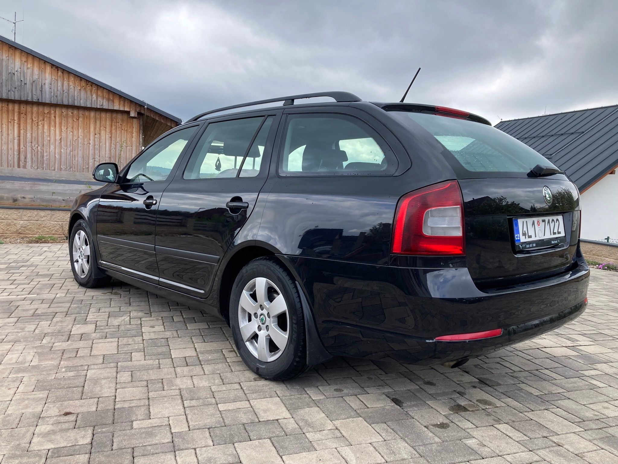 Škoda Octavia, combi 1,6 TDi CR 77kW - fotka 2