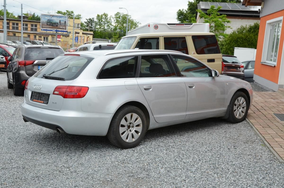 Audi A6 Avant, 2.4i V6 130kW - fotka 6