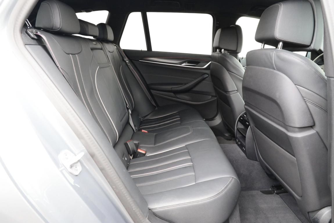 BMW Řada 5, 520d xDrive - fotka 6