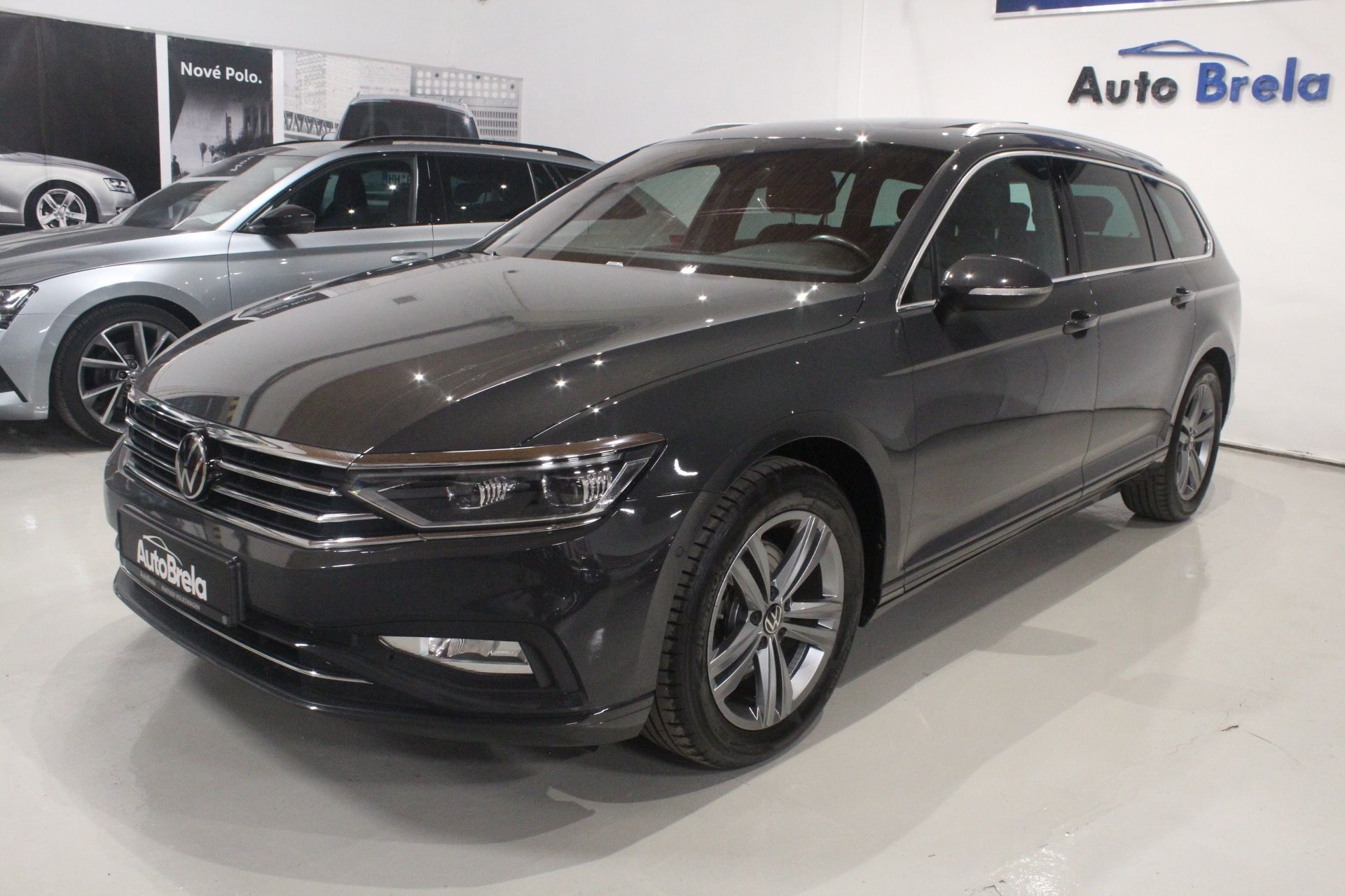 Volkswagen Passat, 2.0TDI DSG Display Matrix 2021 - fotka 6