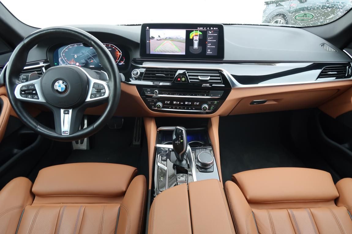 BMW Řada 5, 530i xDrive Touring - fotka 4