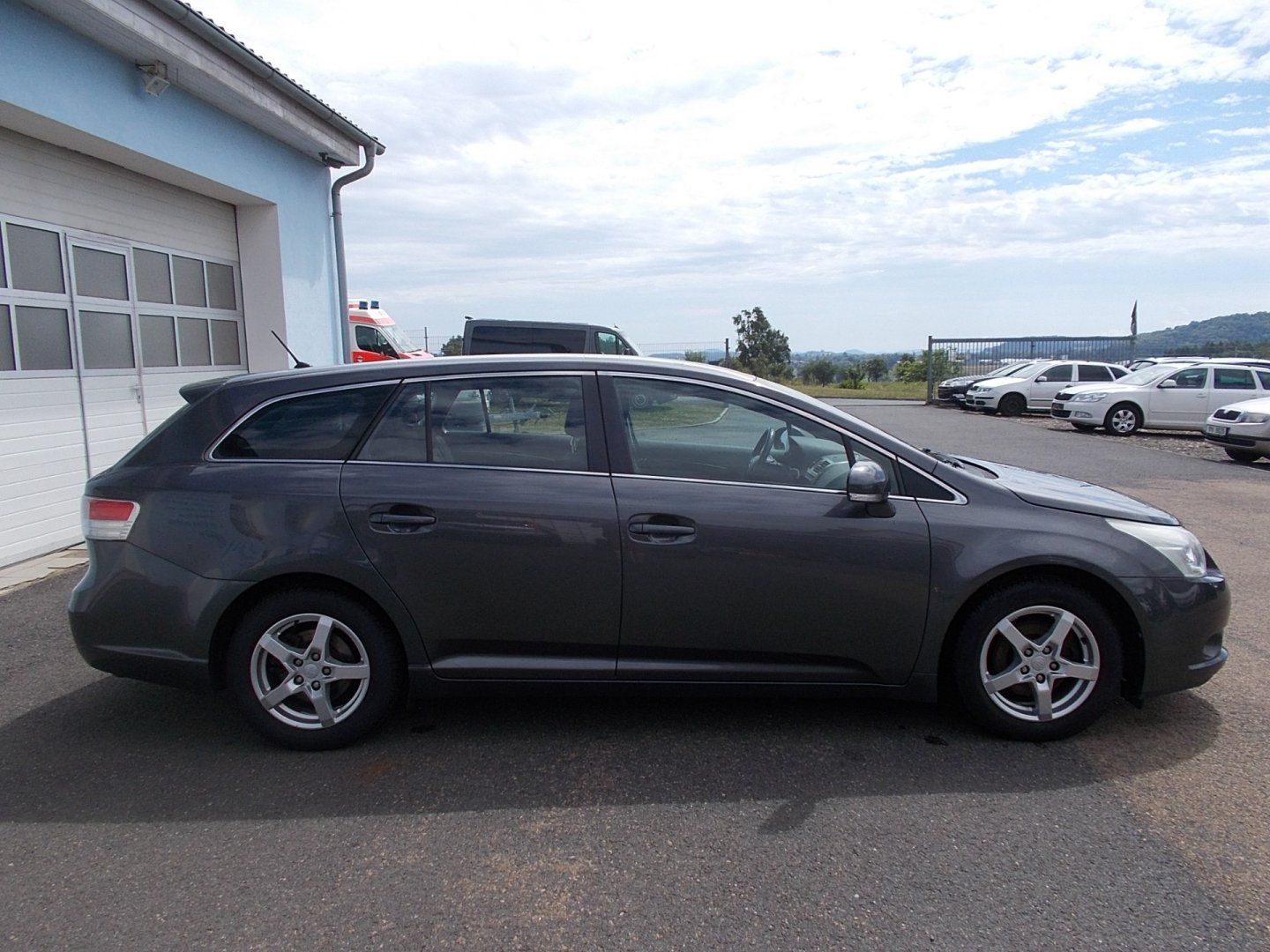 Toyota Avensis, 2,0DiD - fotka 4