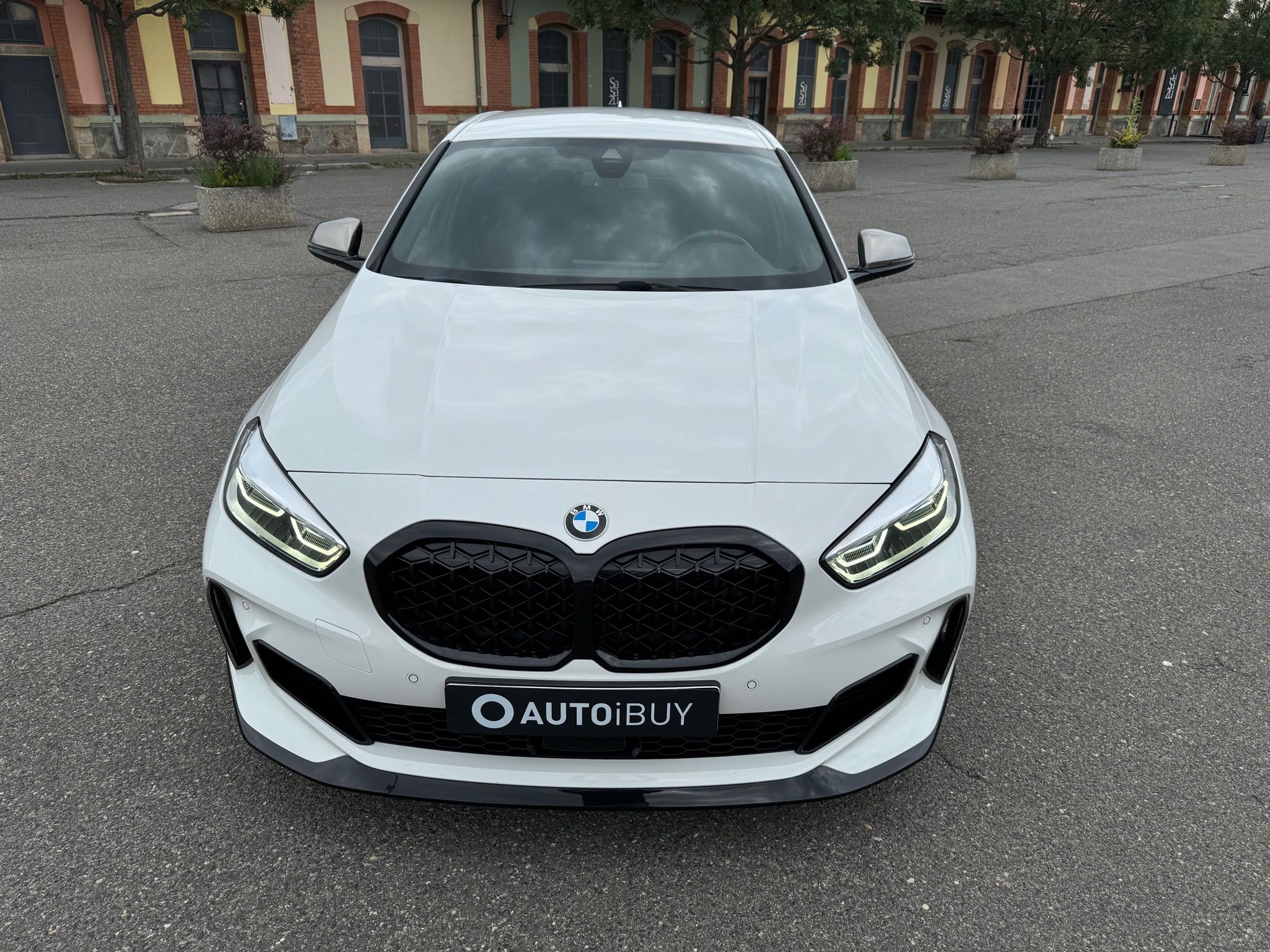 BMW Řada 1, M135i xDRIVE M PERFORMANCE - fotka 4