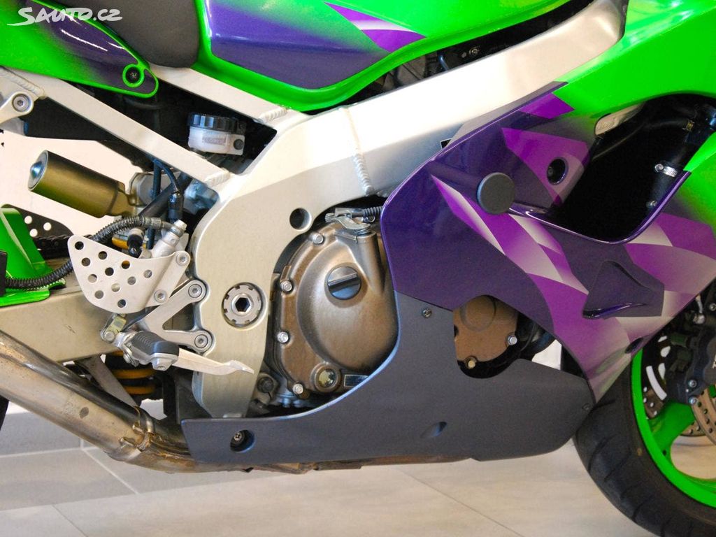 Kawasaki ZX Ninja -9R - krásný stav | Sauto.cz