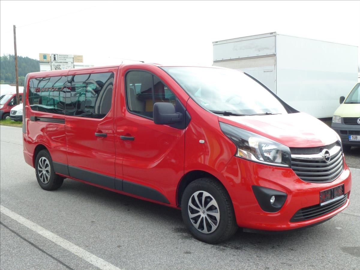 Opel Vivaro, 1,6 CDTI 6rych,L2,8míst ODPOČE - fotka 3