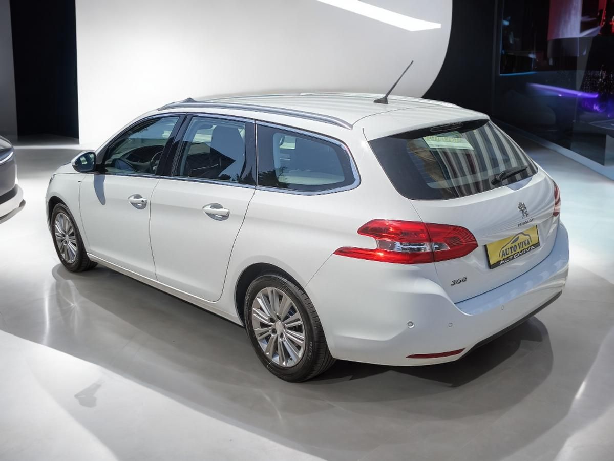 Peugeot 308, 1,5 BlueHDi 96kw Allure,S&S,ČR - fotka 3