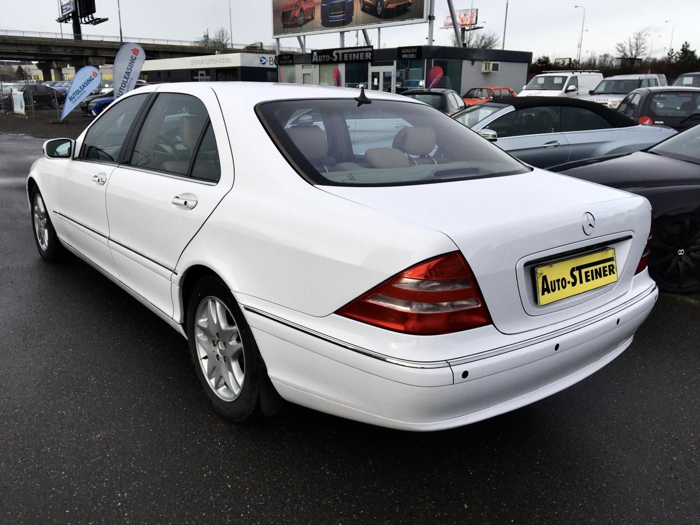 Mercedes-Benz Třídy S, 5,0 S 500L  5.0 V8 - fotka 4