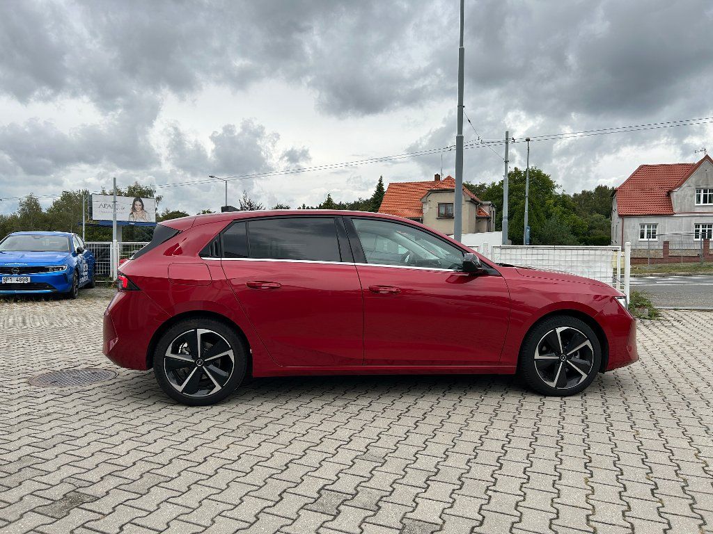 Opel Astra, Elegance 1,2 Turbo 96kW AT8 - fotka 5