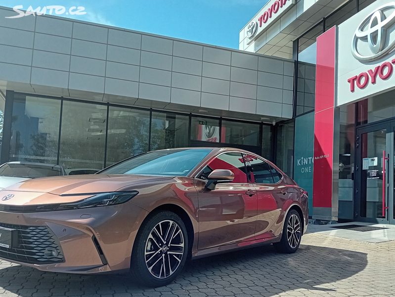 Toyota Camry, 2,5 HEV 230 k Prestige
